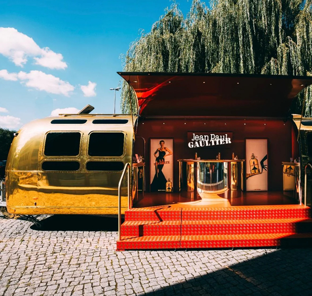 Ein goldener Airstream bringt La Favorite nach Wien