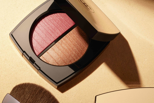 Les Beiges Healthy Golden Glow Powder - eine Palette leuchtender Farben Les Beiges Healthy Golden Glow Powder - eine Palette leuchtender Farben